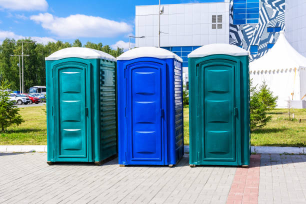 Types of Portable Toilets We Offer in Oasis, CA